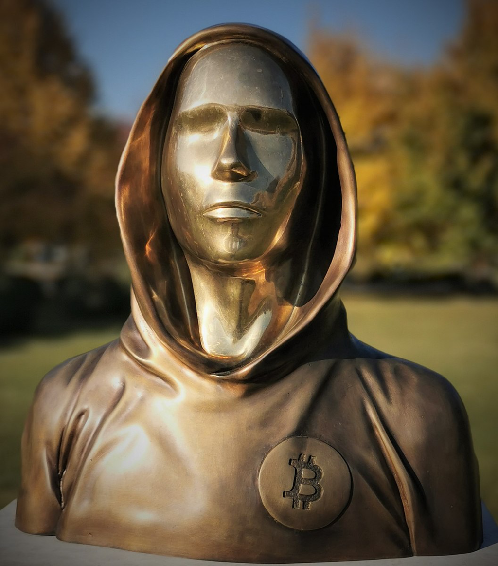 Satoshi Nakamoto kimdir?  Bitcoin cadısı ve çıkarılmamış maske